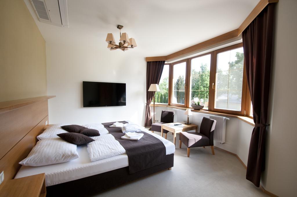 Hotel Resort Lovecka Basta Страконице Экстерьер фото